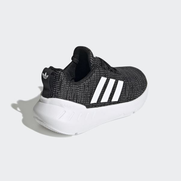 Chaussures Adidas Swift Run 22 Grises