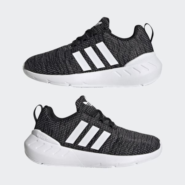Chaussures Adidas Swift Run 22 Grises