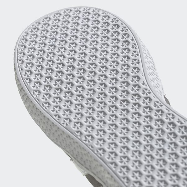 Chaussure Adidas Gazelle Grise