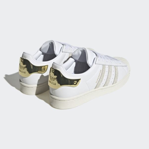 Chaussures Adidas Superstar Blanches élégantes