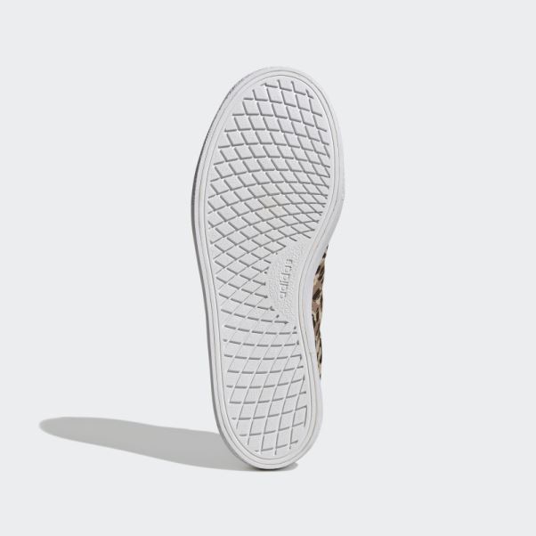 Beige Adidas Farm Rio X Vulc Raid3r Lifestyle Skateboarding Logo Branding Chaussures