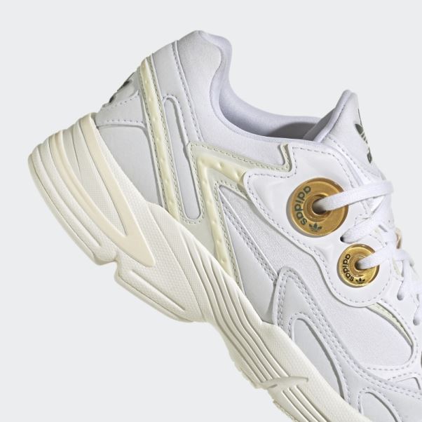 Chaussures Adidas Astir Blanc Chaud