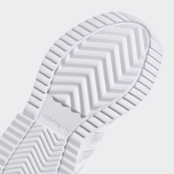Chaussures Adidas Retropy F2 Blanches