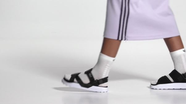 Sandales Adilette Aventure Noir Adidas