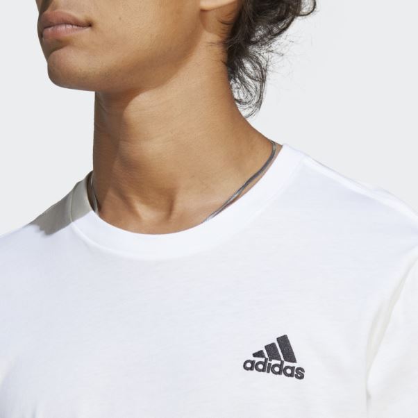 T-shirt Adidas Essentials Blanc En Jersey Simple Avec Petit Logo Brodé