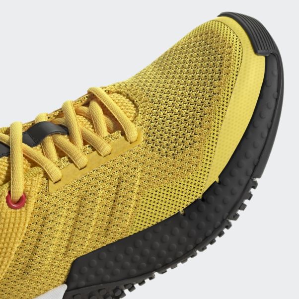 Eqt Jaune Chaud Adidas X Lego Sport Pro Chaussures