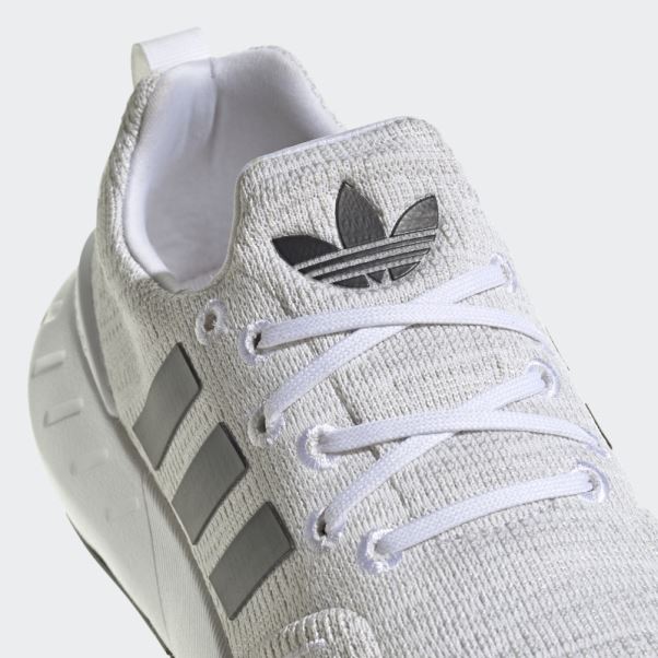 Chaussures Adidas Swift Run 22 Grises