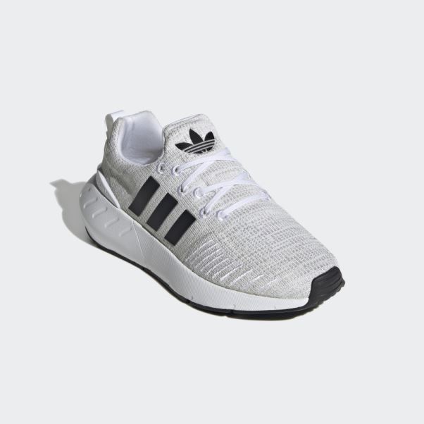 Chaussures Adidas Swift Run 22 Grises