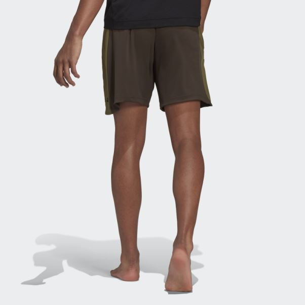 Adidas Short D'entraînement De Yoga Olive