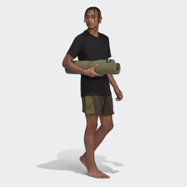 Adidas Short D'entraînement De Yoga Olive