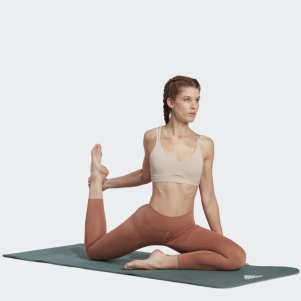 Soutien-gorge à Maintien Léger Adidas Yoga Studio Luxe Taupe