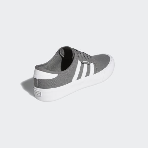 Chaussures Adidas Xt Grises