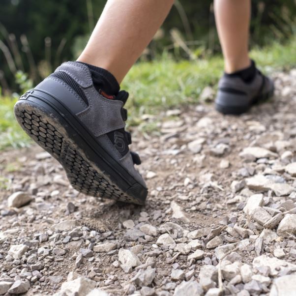 Chaussures De Vélo De Montagne Adidas Five Ten Freerider Grises