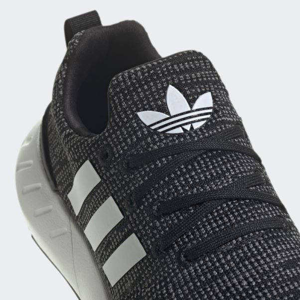 Chaussures Adidas Swift Run 22 Grises élégantes