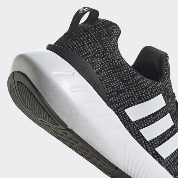 Chaussures Adidas Swift Run 22 Grises élégantes