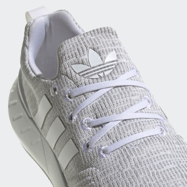 Chaussures Adidas Swift Run 22 Noir Et Blanc