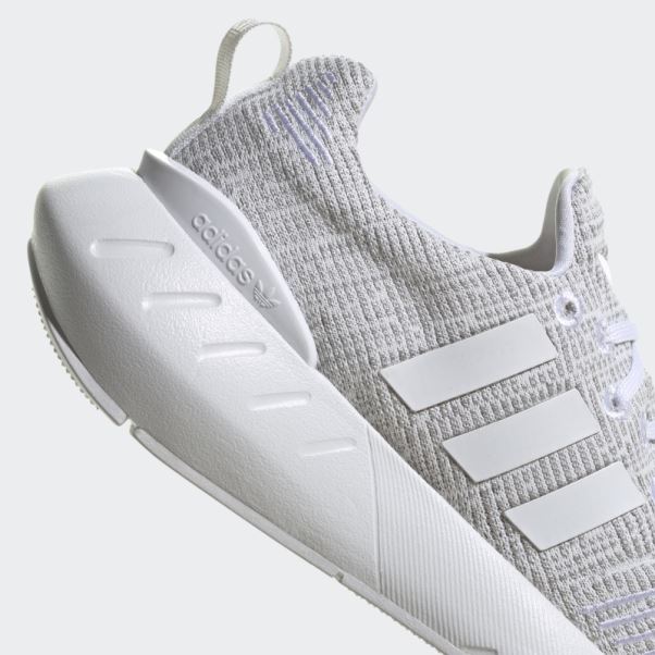 Chaussures Adidas Swift Run 22 Noir Et Blanc
