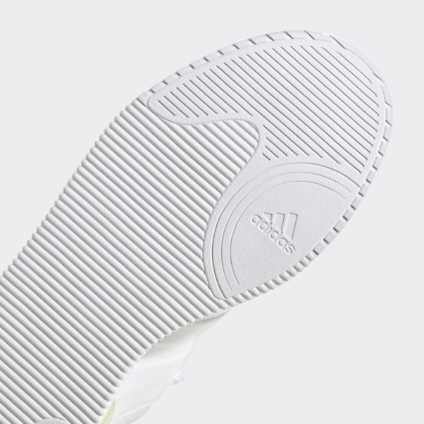 Baskets Adidas Court Funk Blanches