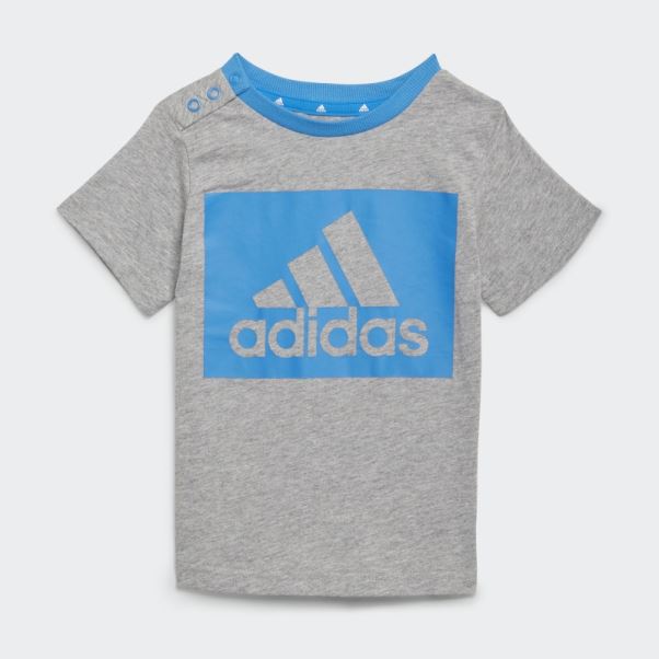 Ensemble T-shirt Et Short Adidas Essentials Gris Moyen