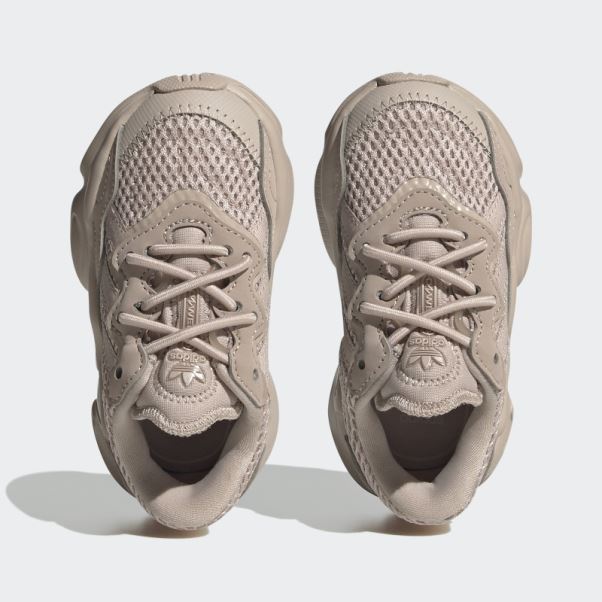 Chaussures Adidas Ozweego Taupe