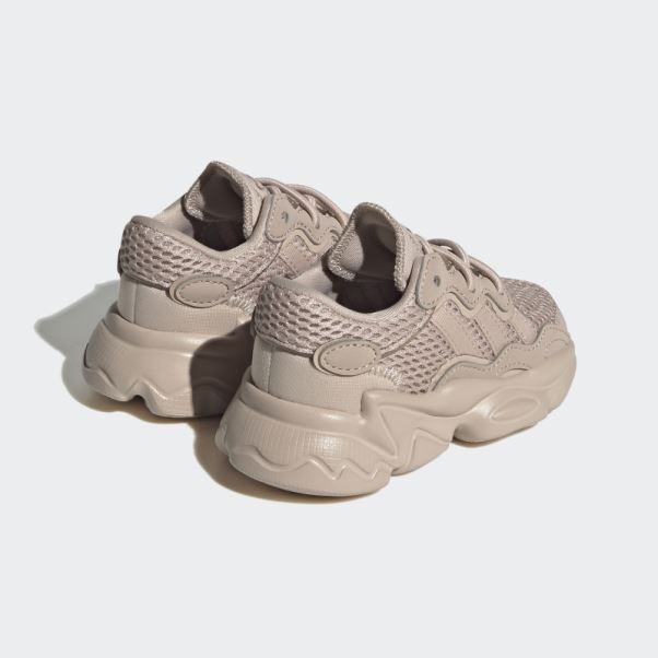 Chaussures Adidas Ozweego Taupe