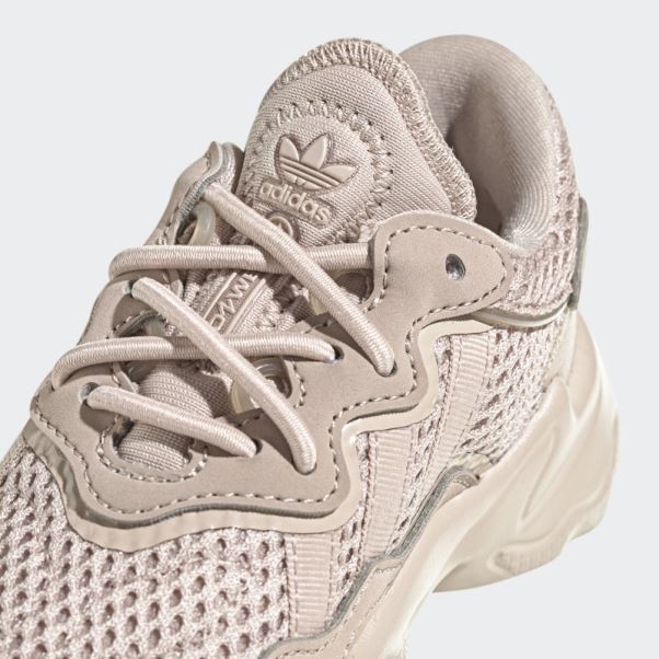 Chaussures Adidas Ozweego Taupe