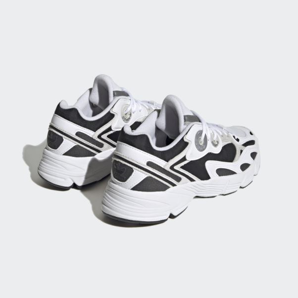 Chaussures Adidas Astir Grises