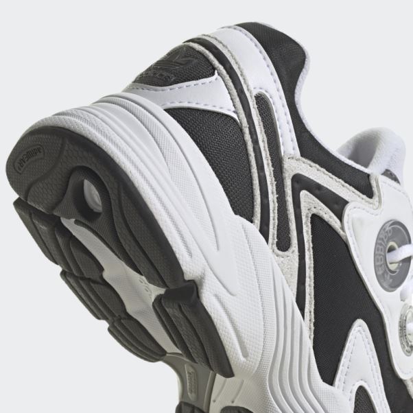 Chaussures Adidas Astir Grises