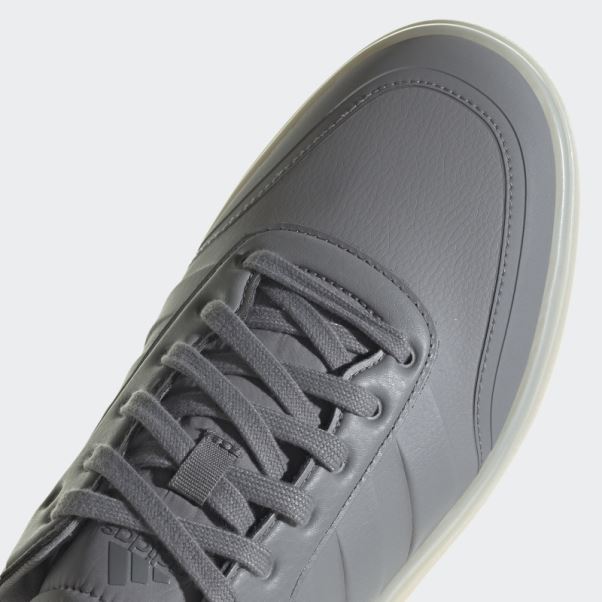 Chaussures Adidas Court Revival Grises