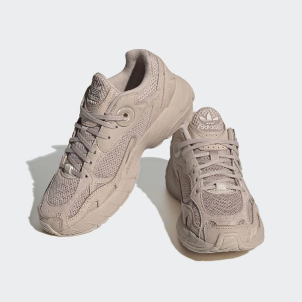 Adidas Astir Taupe