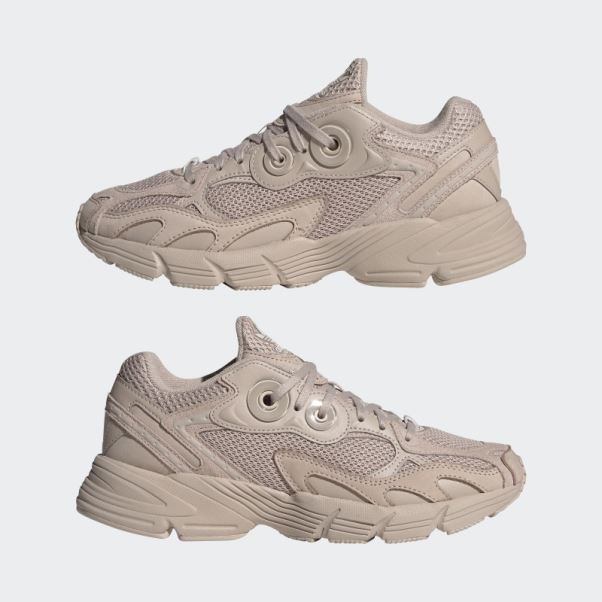 Adidas Astir Taupe