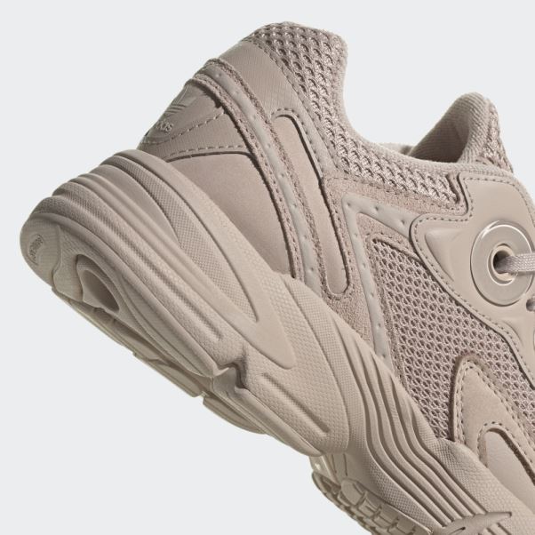Adidas Astir Taupe