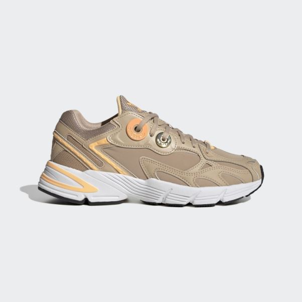 Chaussures Adidas Astir Beiges