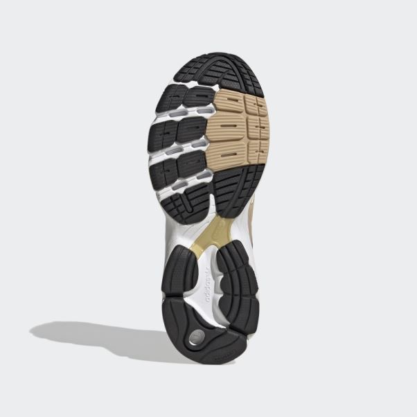 Chaussures Adidas Astir Beiges