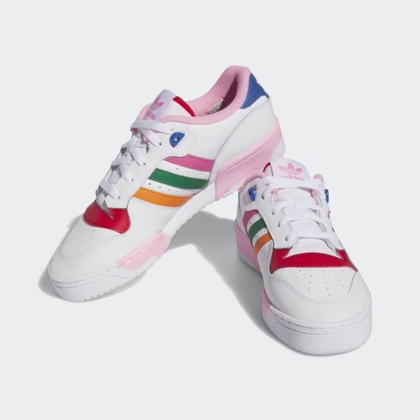 Chaussures De Rivalité Adidas Blanches