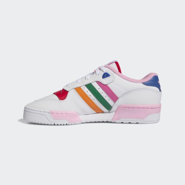 Chaussures De Rivalité Adidas Blanches