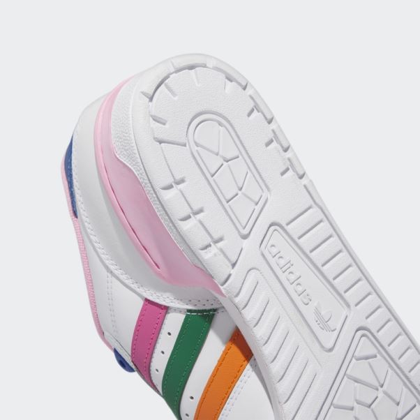Chaussures De Rivalité Adidas Blanches