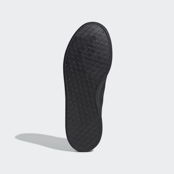 Adidas Noir Chaussures De Base