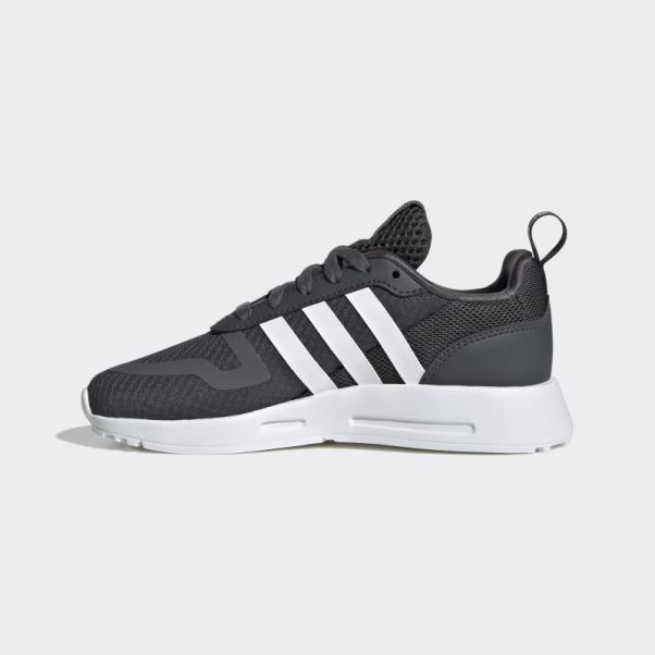 Chaussures Adidas Multix Noires élégantes