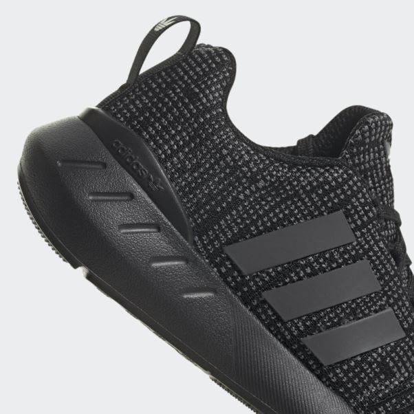 Chaussures Adidas Swift 22 Blanc