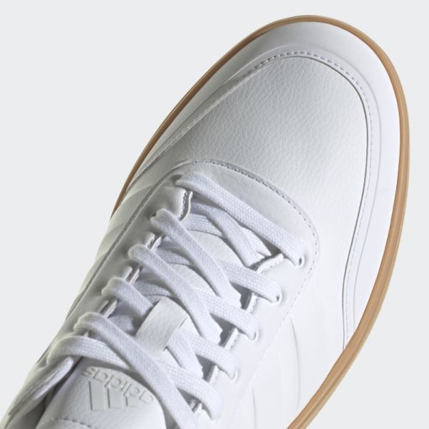 Chaussures Adidas Court Revival Blanches