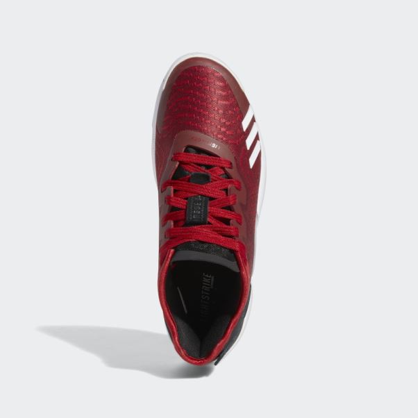 Enfiler. Numéro 4 Chaussures De Basket Adidas Rouge