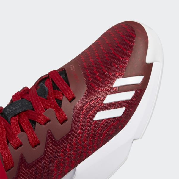Enfiler. Numéro 4 Chaussures De Basket Adidas Rouge
