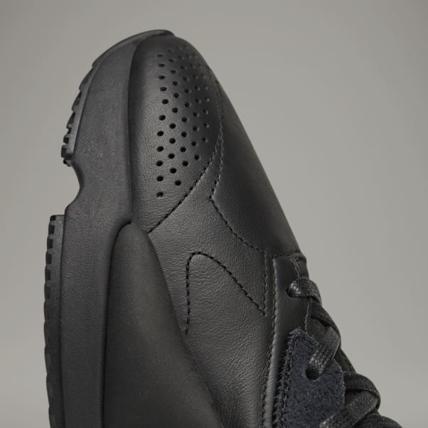 Y-3 Kaiwa Adidas élégant