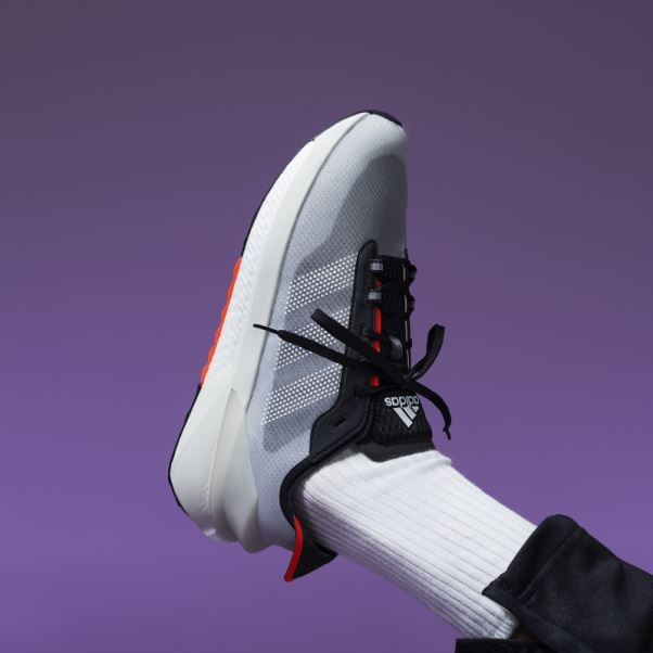 Chaussures Adidas Avryn Noir