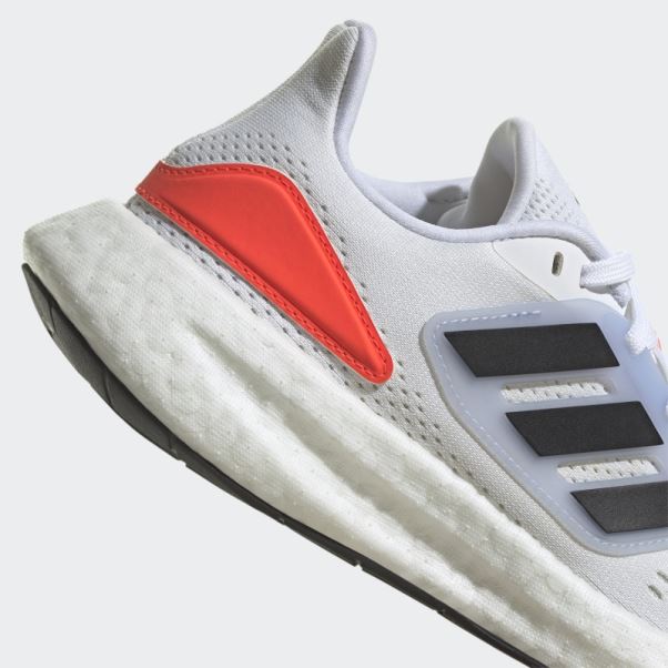 Chaussures Adidas Pureboost 22 Blanches