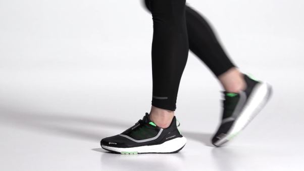 Chaussures De Course Ultraboost 22 Gore-tex Carbone Adidas