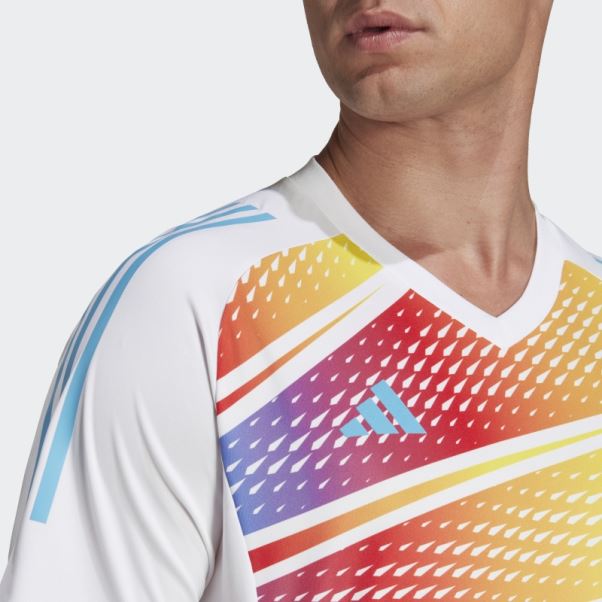 Maillot Graphique Tiro 23 Pro Manches Courtes Blanc Adidas