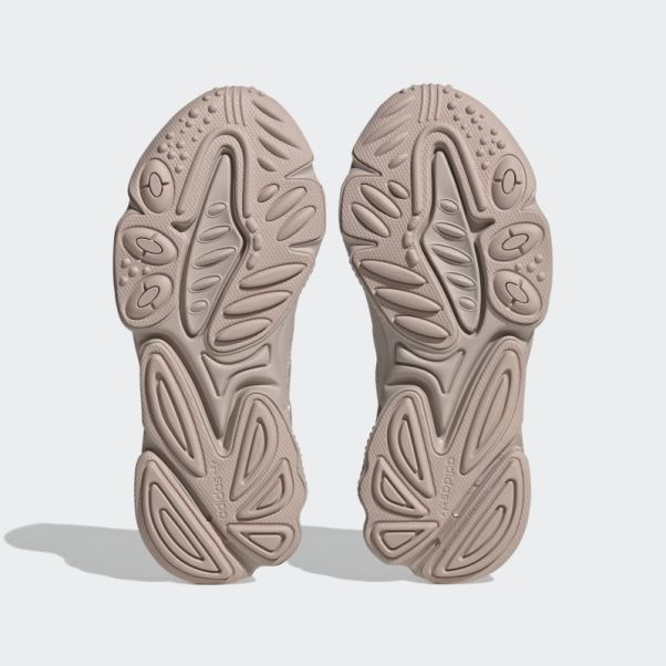Chaussures Adidas Ozweego Taupe