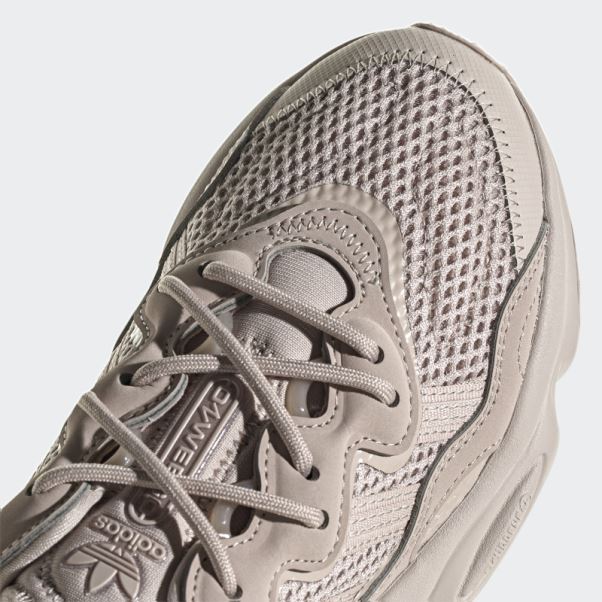 Chaussures Adidas Ozweego Taupe